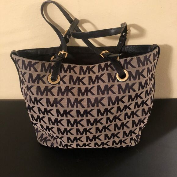 Michael Kors Shoulder Bag - Picture 1 of 3